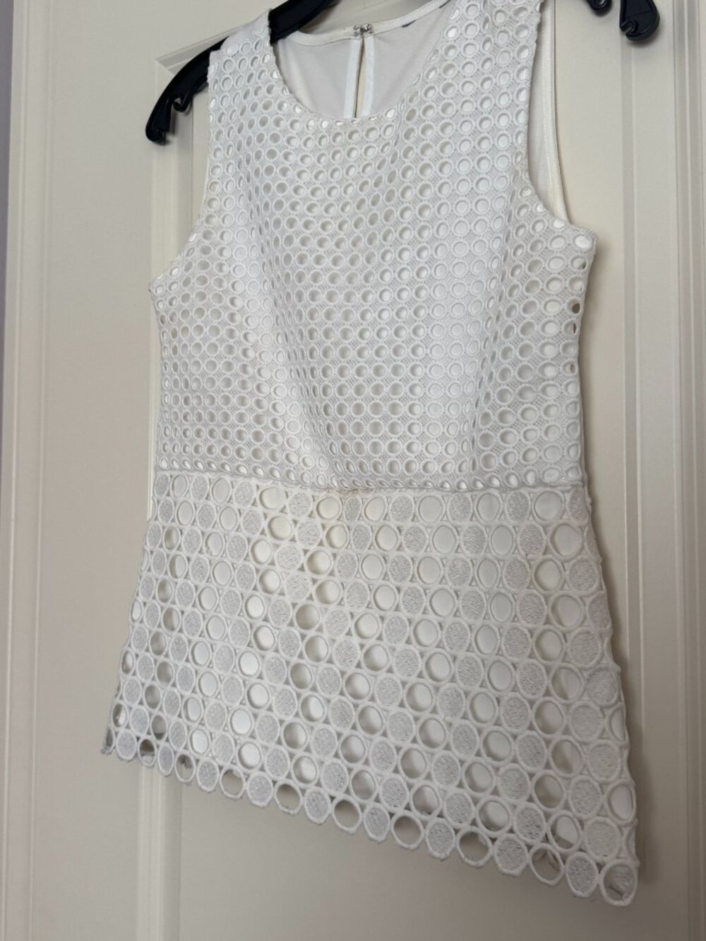 Ann Taylor White Eyelet Crochet Peplum Sleeveless Top Size P